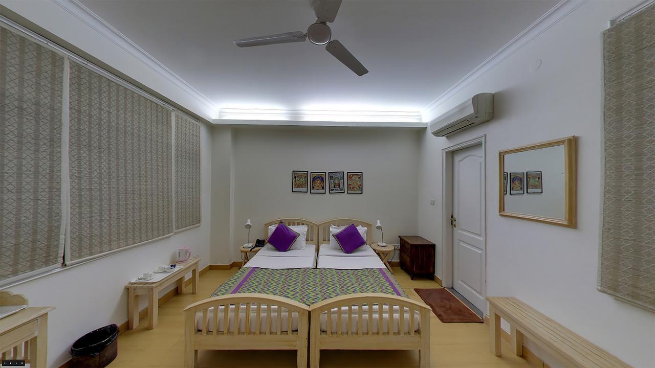 Colonel'S Retreat At The Airport Bed and Breakfast New Delhi Buitenkant foto